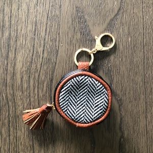 Itzy Ritzy Pacifier Case with Clip - Coffee & Cream